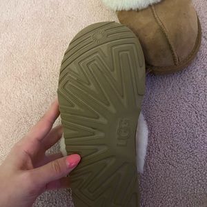 girls ugg slippers